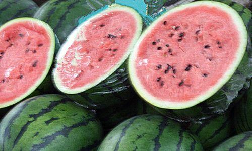 网暴网红吃瓜图片,网红吃瓜图片引发的舆论漩涡  第3张